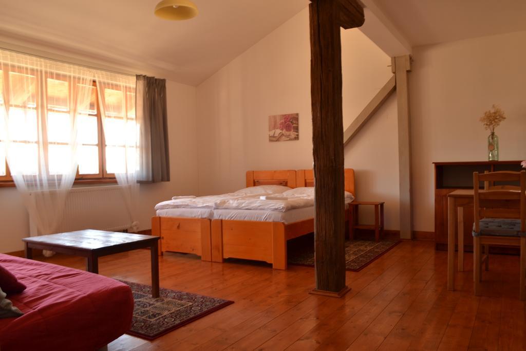 Penzion Dvur Krasikov Kokasice Exteriör bild