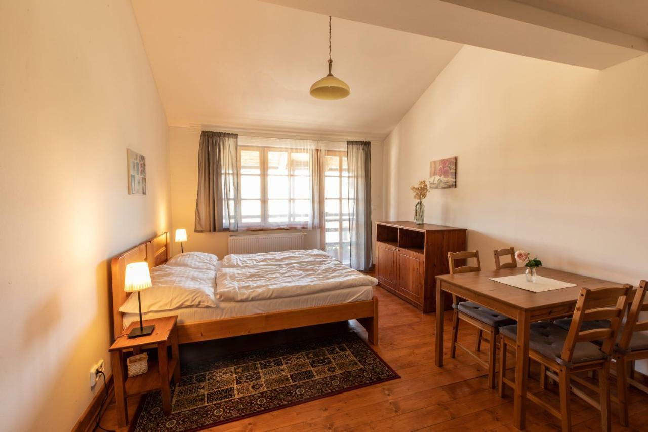 Penzion Dvur Krasikov Kokasice Exteriör bild